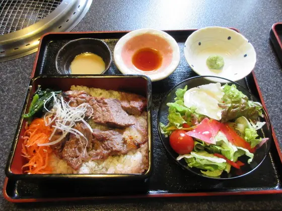 特製漬け肉ステーキ重