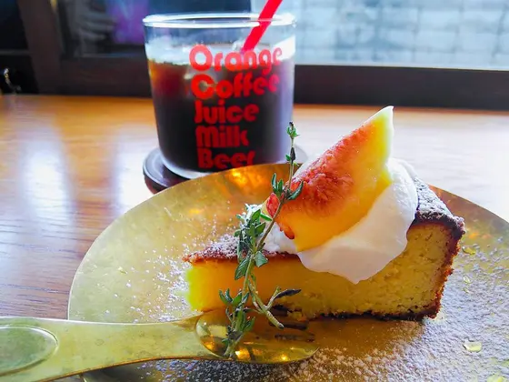 器もステキ！「ケーキセット」