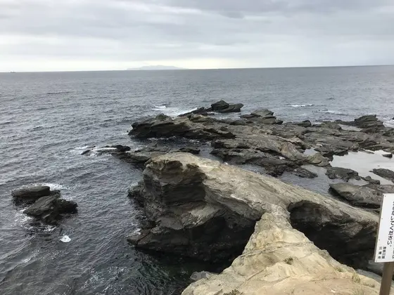 馬の背洞門上部