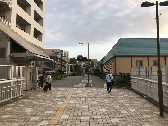 反町駅到着です。