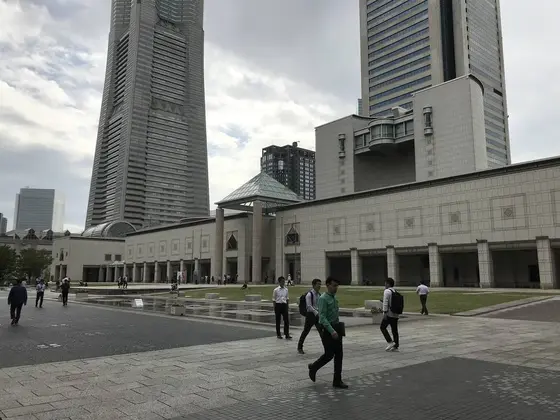 横浜美術館