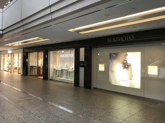 名だたるお店が並ぶ