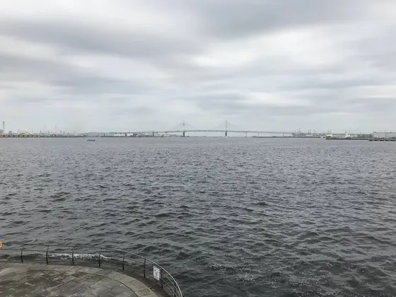 ベイブリッジを眺める。