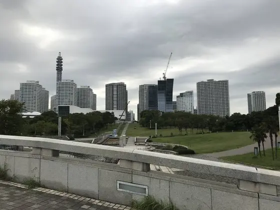 潮入りの池の橋