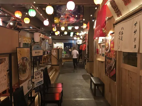 昭和チックな内装です。