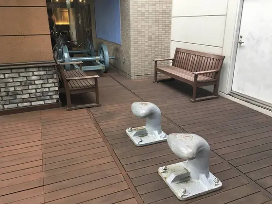 ビット(ボラード)があります。