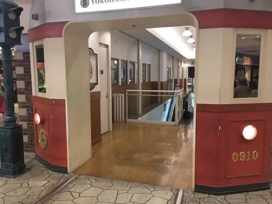 内装拘ってます。