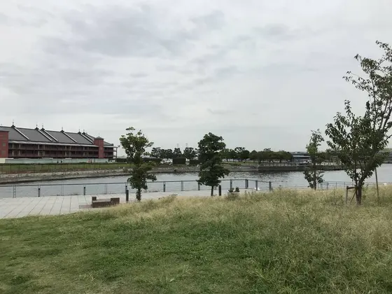 対岸は赤レンガ倉庫です♪
