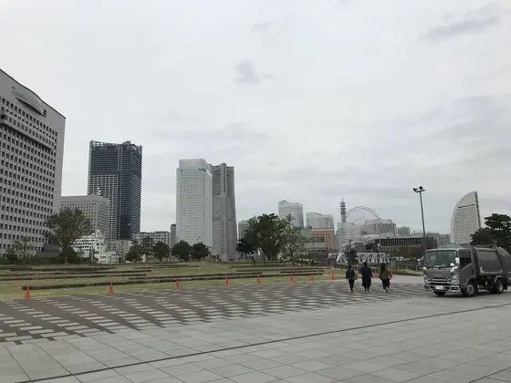みなとみらい方面を臨む