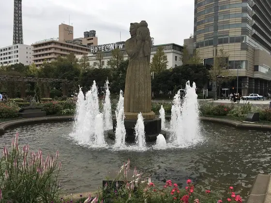 水の守護神の像