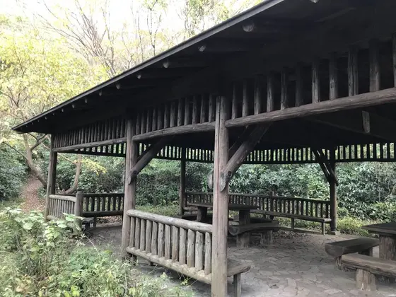 抜けたら、東屋でしたw