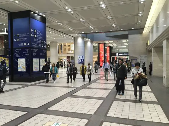 そごうの横は丸井です。