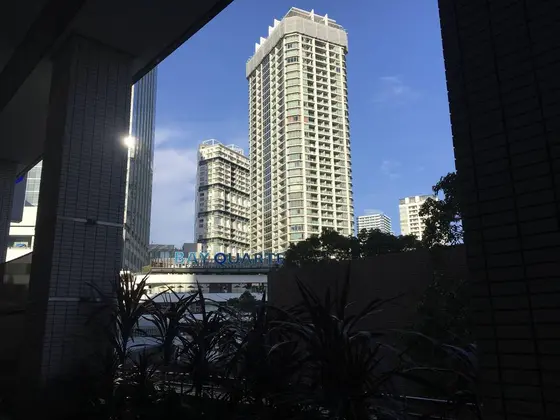 ポートサイドを望む