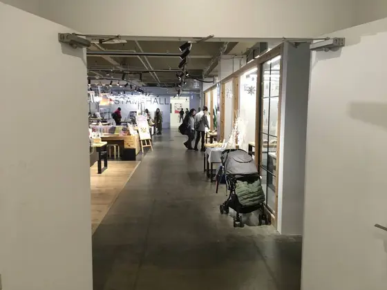 お教室階