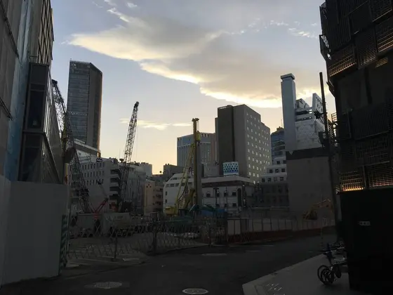 北西口再開発ビルの工事現場