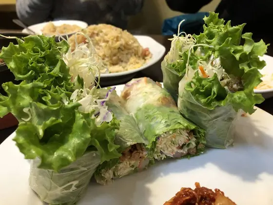 添えてあるキムチが甘くて美味しい