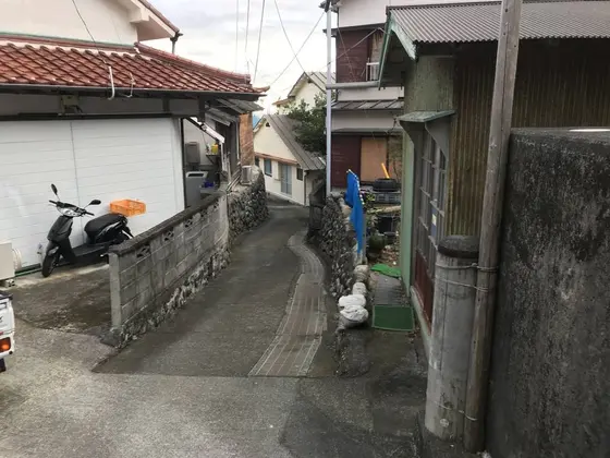 ノスタルジックな街角