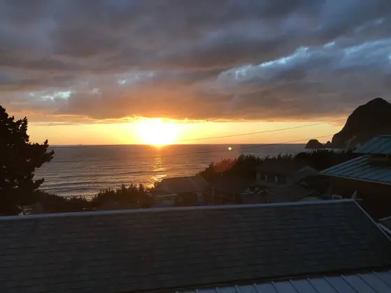 部屋からの夕陽