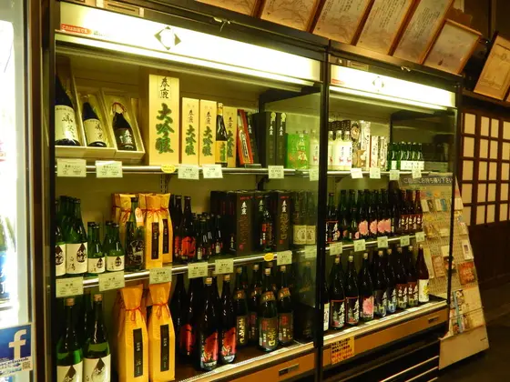 酒蔵ショップに並ぶ清酒たち♡