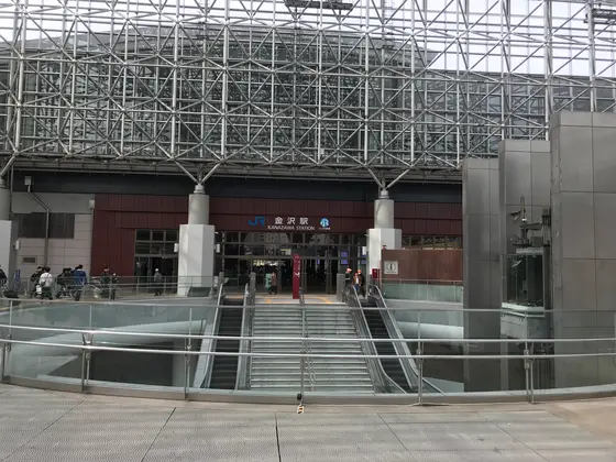 駅を振り返ります。