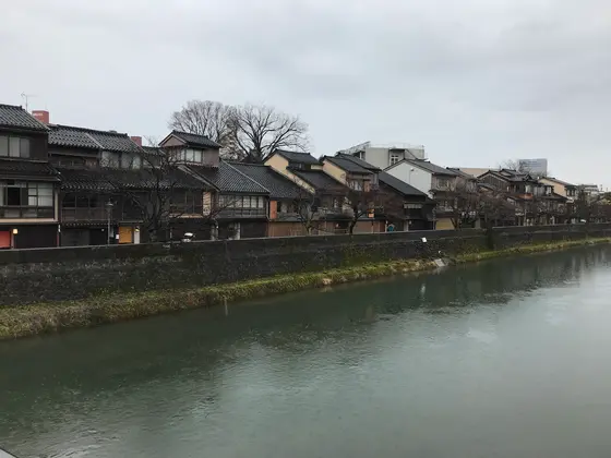 浅野川大橋からの主計町