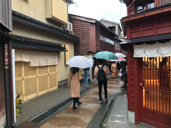 お茶屋さんは五軒