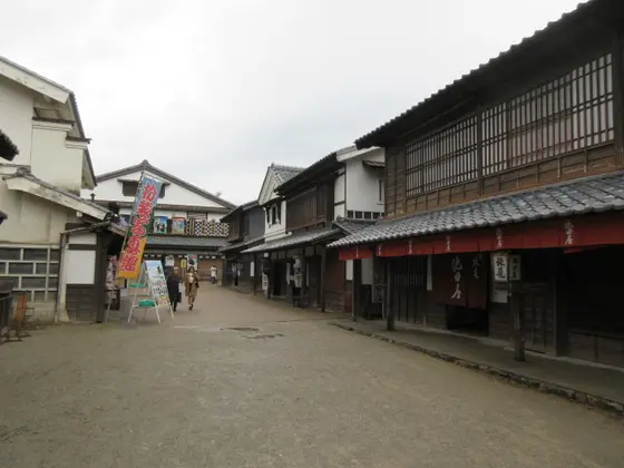 東映