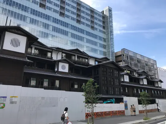 駅直結の温泉リゾート