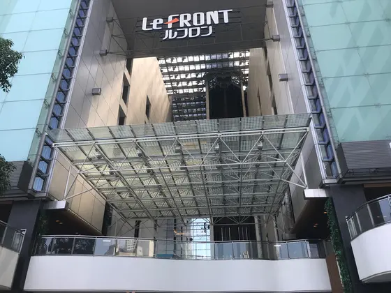 駅前広場からはこんな感じ