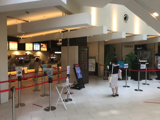 チネチッタ二階