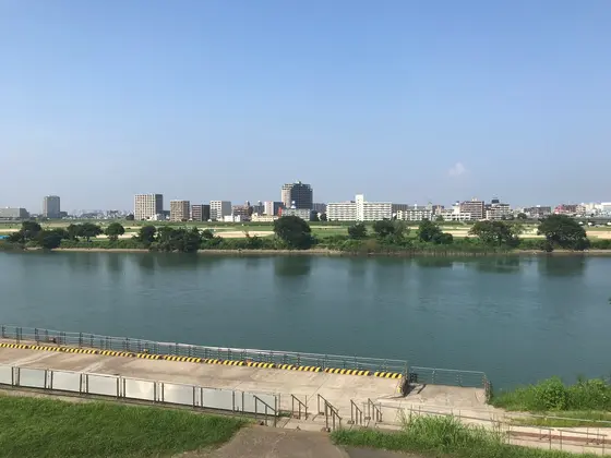 ってか、今は超えたらアカンって奴？
