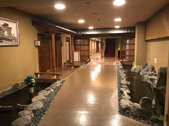 五葉館廊下