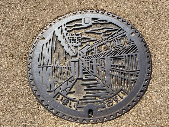 ご当地マンホール