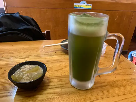お通しとあしたばビール(570円)