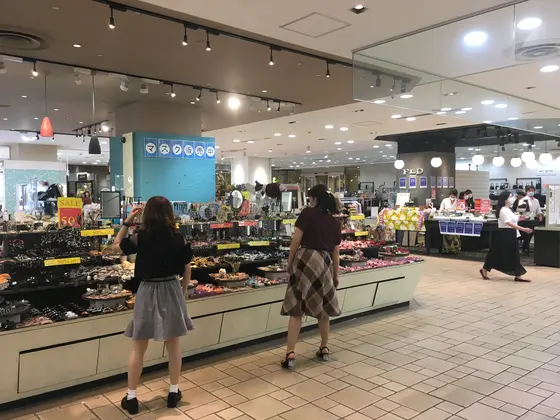 B館はファッションビル的