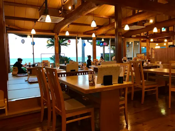 店内のお食事処