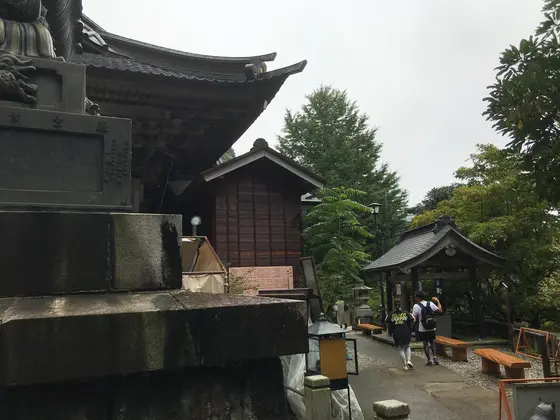 ベンチなども充実