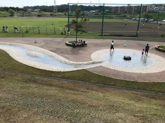 野球場脇