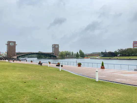 公園のシンボル「天門橋」