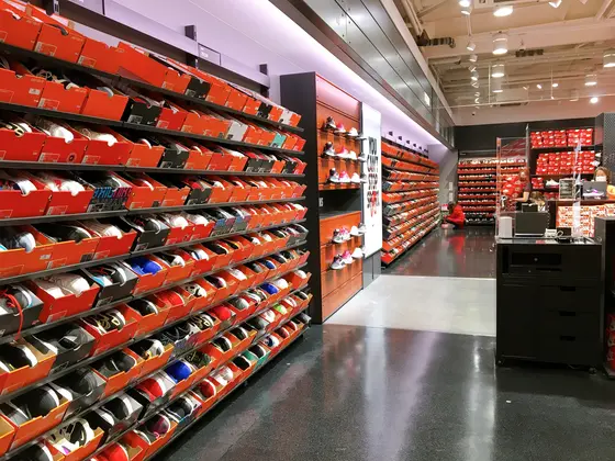 NIKE店内