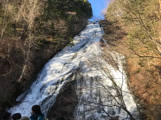 滝壺近くには、レストハウスも