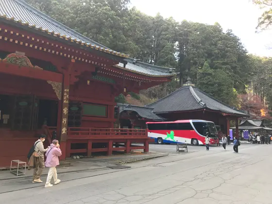 二荒山神社の坂を降って。