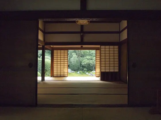 光と影のコントラスト