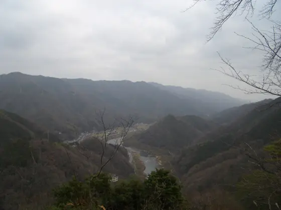 笠置山頂上付近から一望