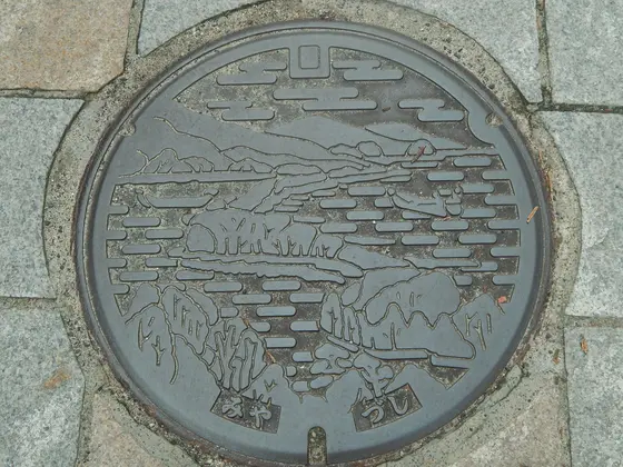ご当地マンホール