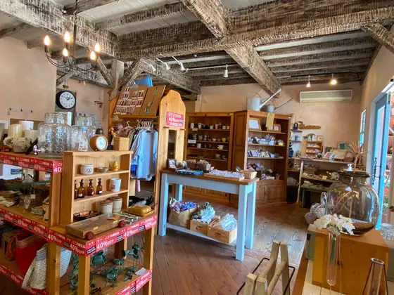 店内に入るとかわいい雑貨がたくさん