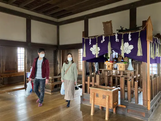天守閣最上階の刑部（おさかべ）神社