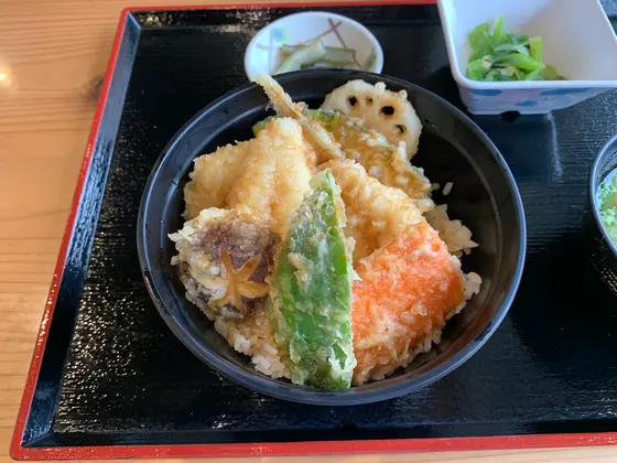 ふく天丼 950円
