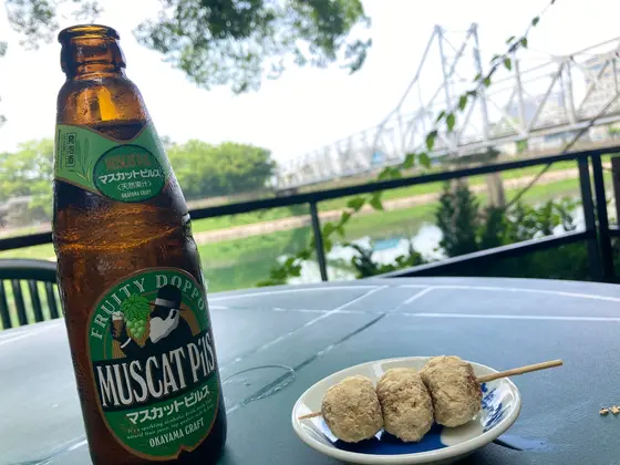 マスカットビールと揚げ団子