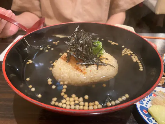 鯛めし焼きおにぎりのお茶漬け